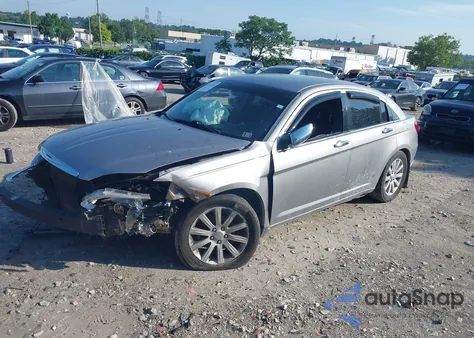 2013 Chrysler 200 Limited from USA, damaged, VIN 1C3CCBCG3DN555711